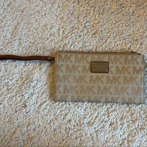 Michael Kors wristlet/small purse